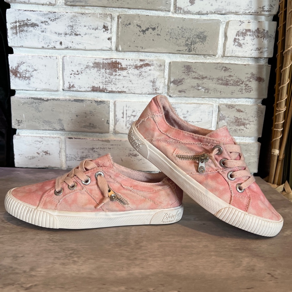 Blowfish Malibu Pink Slip On Shoes. Girls Size 3 Youth.